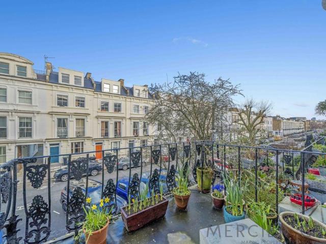 Flat for sale in Chalk Farm, Primrose Hill