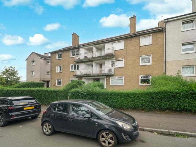 Flat for sale in Croftfoot, Scotland