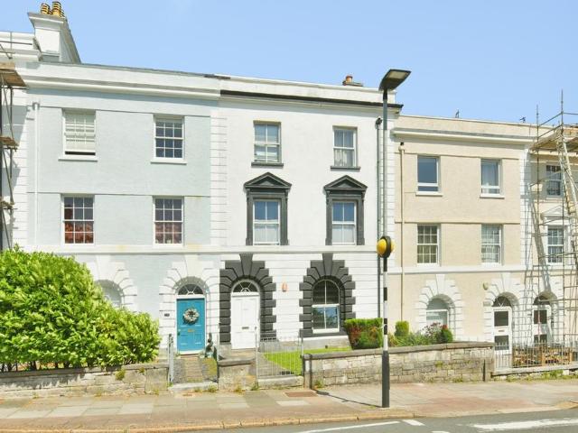 Flat for sale in Mount Wise