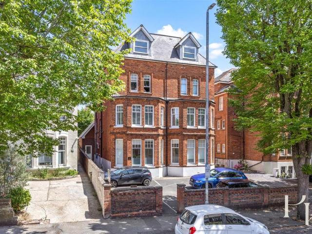 Flat for sale in Brunswick
