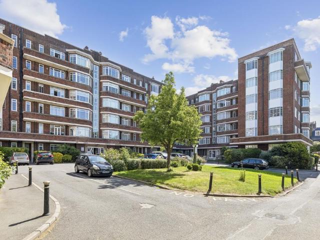 Flat for sale in Belsize Park, Greater London