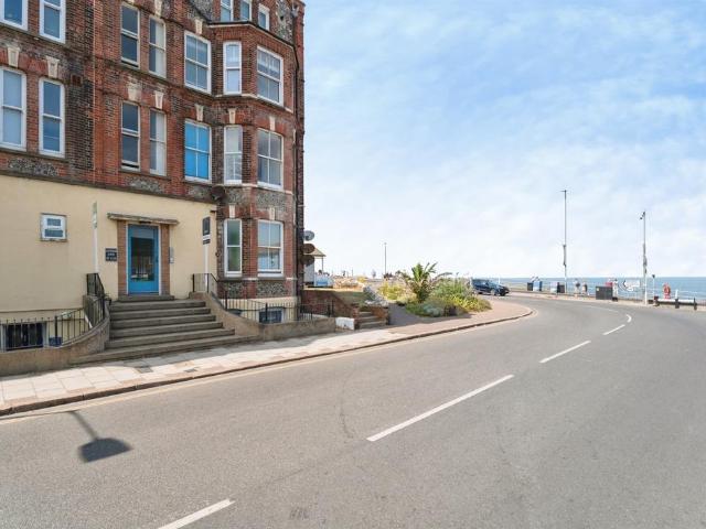 Flat for sale in Comers, Norfolk