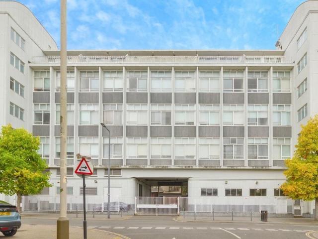 Flat for sale in St Matthew's, Old Wharf