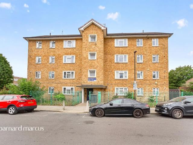 Flat for sale in Greater London