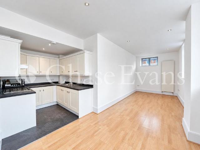 Flat for sale in St. George in the East, Greater London