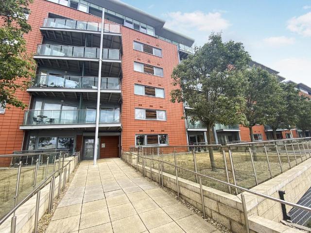 Flat for sale in Key Street, Suffolk