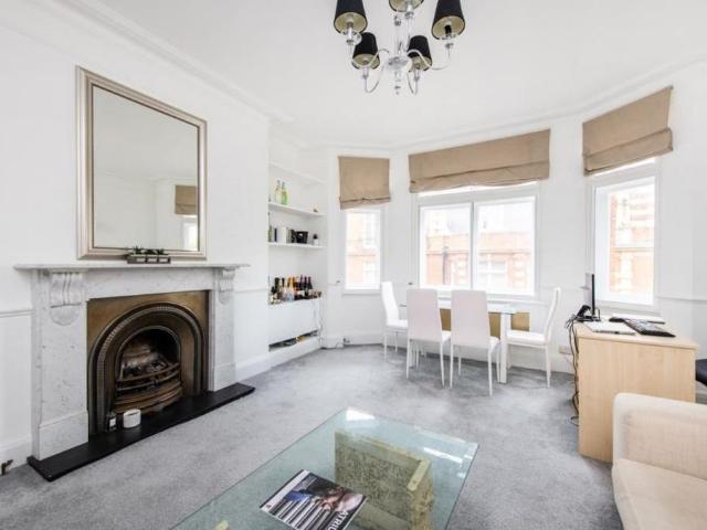 Flat for sale in St. John's Wood, Greater London