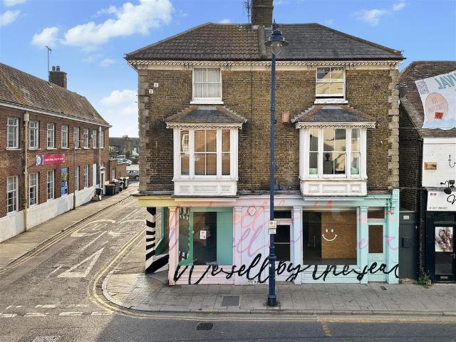 Flat for sale in Thurston Park, The Bridge