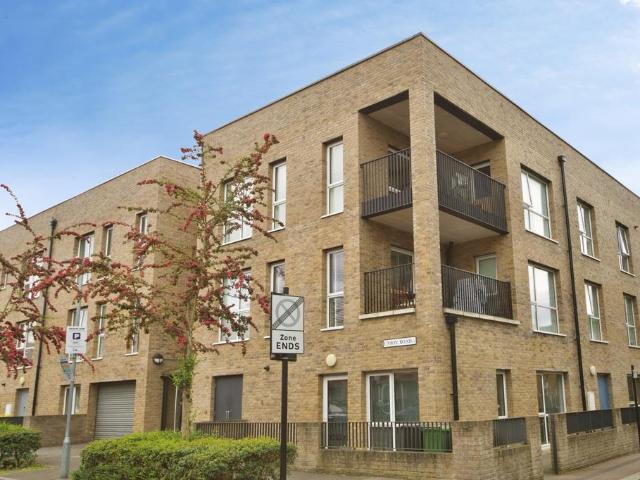 Flat for sale in Leyton, Greater London