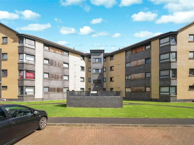 Flat for sale in Calton, Scotland