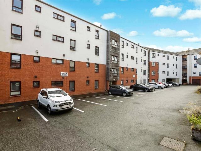Flat for sale in Barncluith, Hamilton