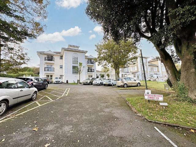 Flat for sale in Babbacombe