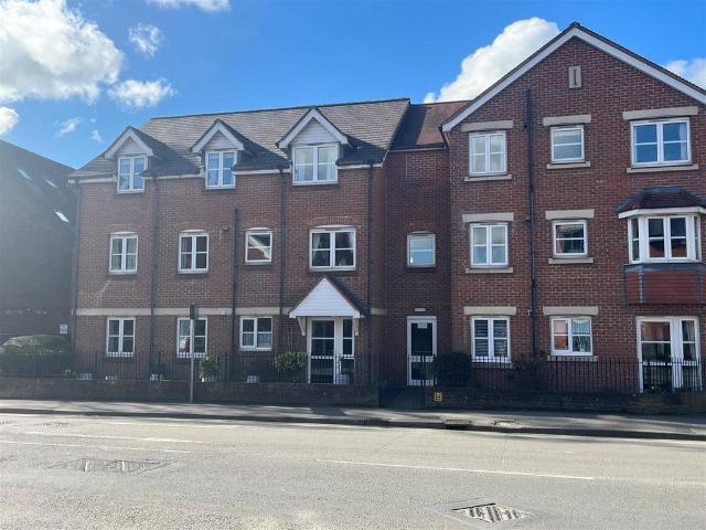 Flat for sale in Salisbury, Wiltshire