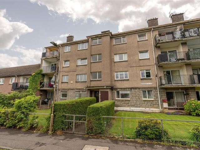 Flat for sale in Clermiston, Scotland