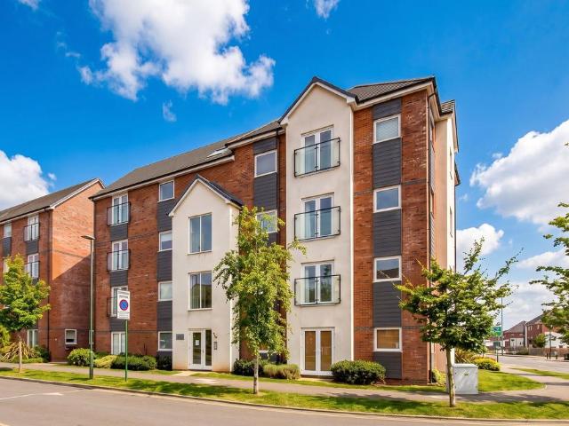 Flat for sale in Shirley, West Midlands