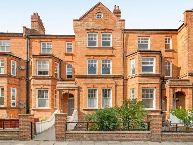 Flat for sale in Kensal Town, Greater London