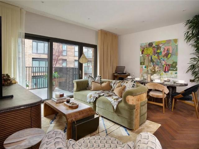 Flat for sale in Primrose Hill, Greater London
