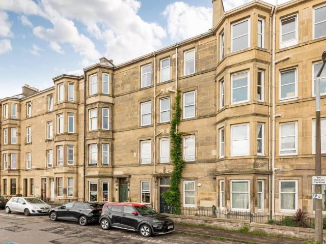 Flat for sale in Merchiston, Scotland