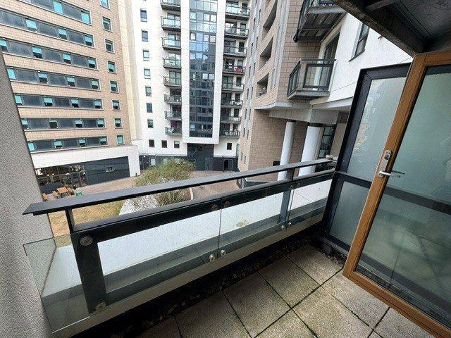 Flat for sale in Richmond Hill, West Yorkshire
