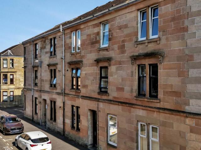 Flat for sale in Dunterlie, Barrhead