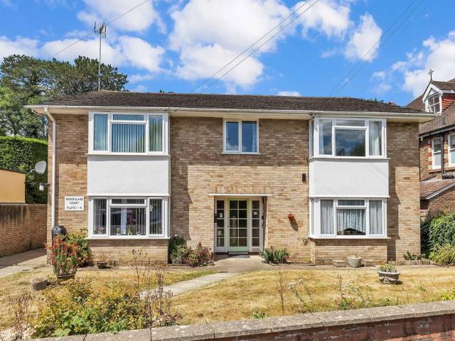 Flat for sale in Perryfields, West Sussex
