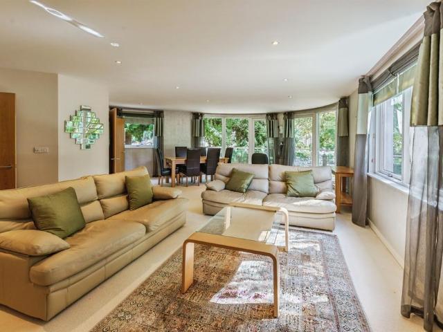 Flat for sale in Round Hill, Brighton & Hove