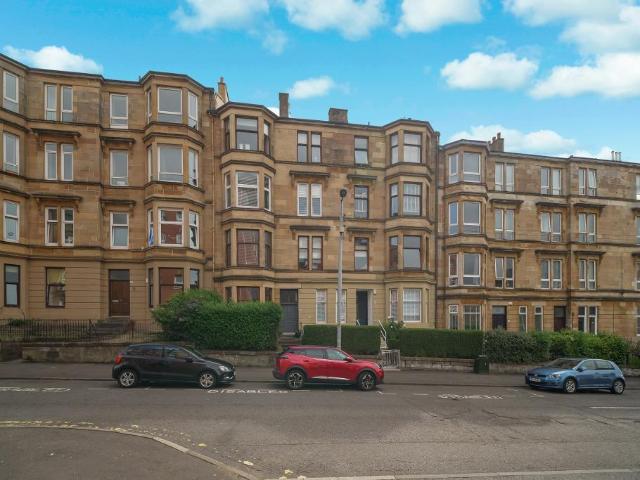 Flat for sale in Dennistoun, Scotland