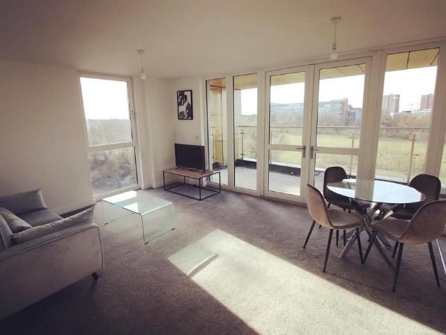 Flat for sale in Blackfriars, Salford