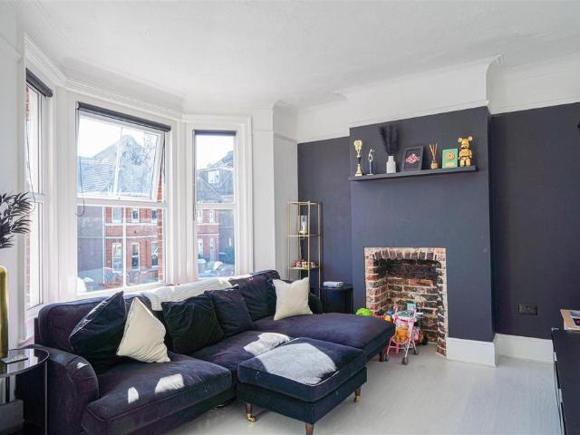 Flat for sale in Silverhill, Guestling Green