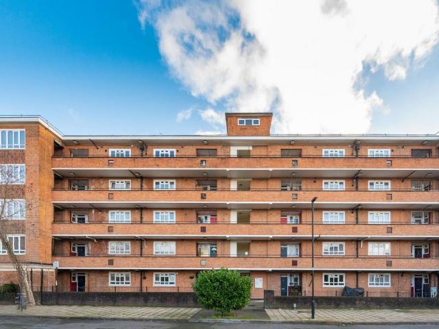 Flat for sale in London Borough of Lambeth, Greater London