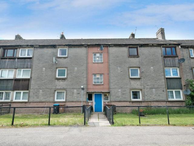 Flat for sale in Ballindoch, Scotland