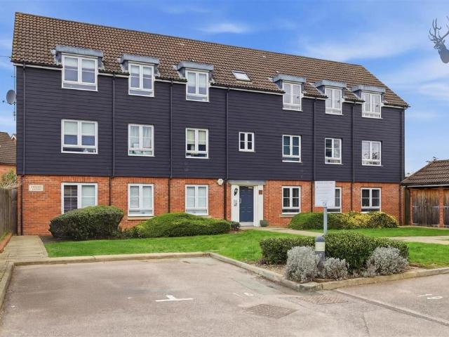 Flat for sale in Ongar, Epping