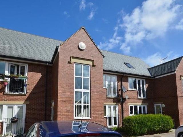 Flat for sale in Robin Hood, West Yorkshire