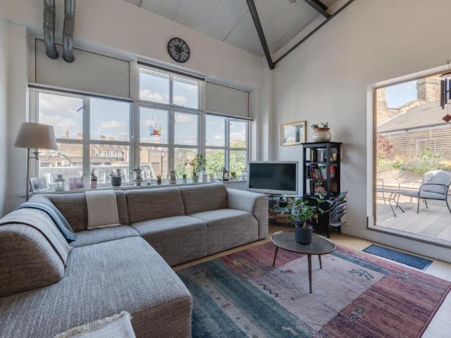 Flat for sale in Canary Wharf, Isle Of Man