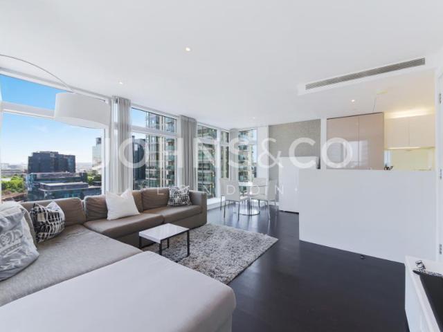 Flat for sale in Isle Of Dogs, Greater London
