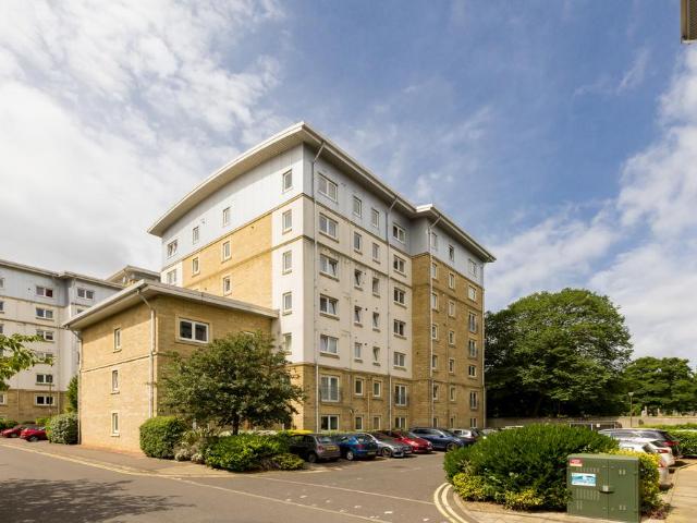 Flat for sale in Leith, Scotland