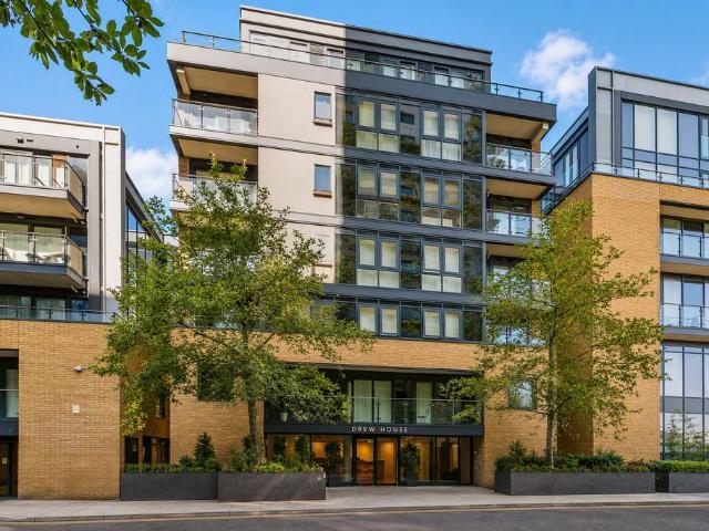 Flat for sale in Greater London