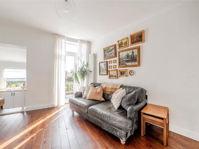 Flat for sale in Beckenham, Greater London