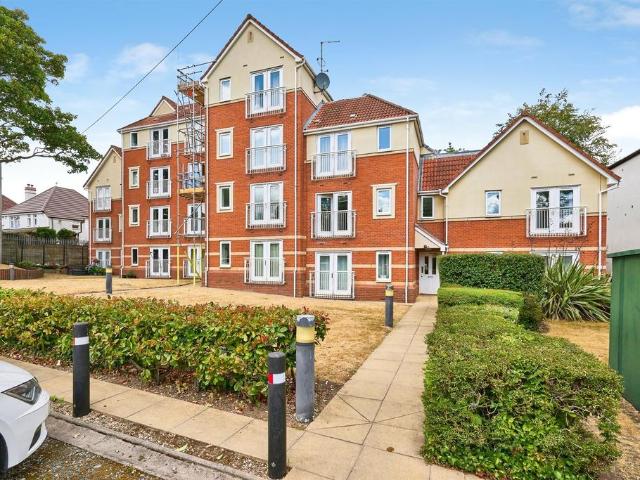 Flat for sale in Goldthorn Park, West Midlands