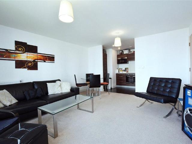 Flat for sale in Dalston, De Beauvoir Town