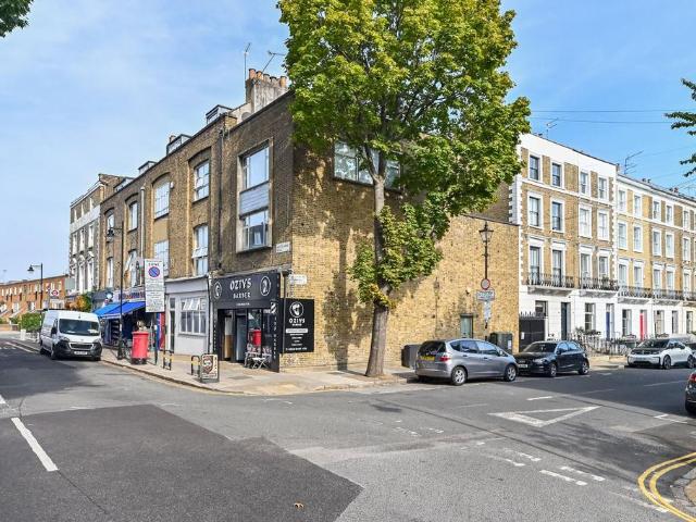 Flat for sale in London Borough of Islington, Greater London
