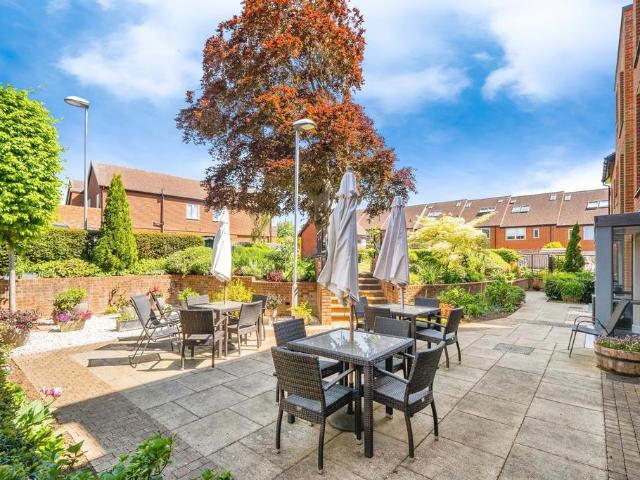 Flat for sale in Littlecote, West Sussex