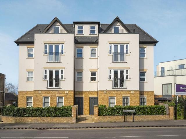 Flat for sale in Clewer Village, Windsor
