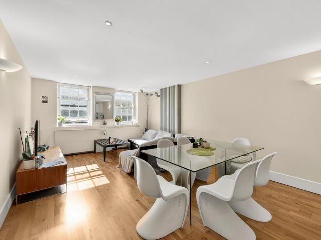 Flat for sale in Fitzrovia, Greater London