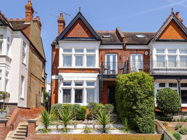 Flat for sale in Milton, Alton Barnes