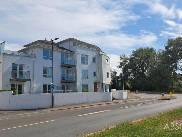 Flat for sale in Goodrington, Livermead