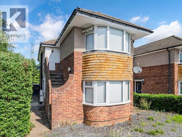 Flat for sale in West Ewell, Ewell