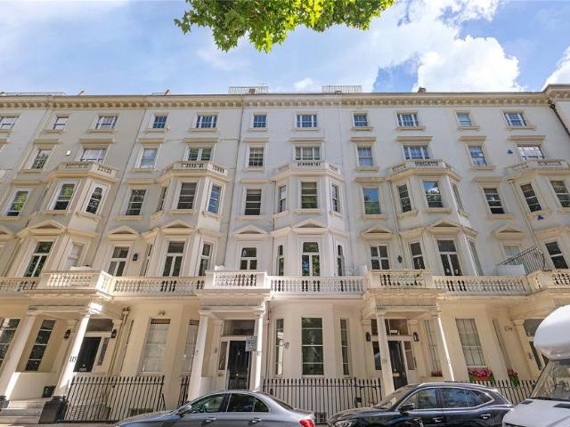 Flat for sale in Pimlico, Greater London