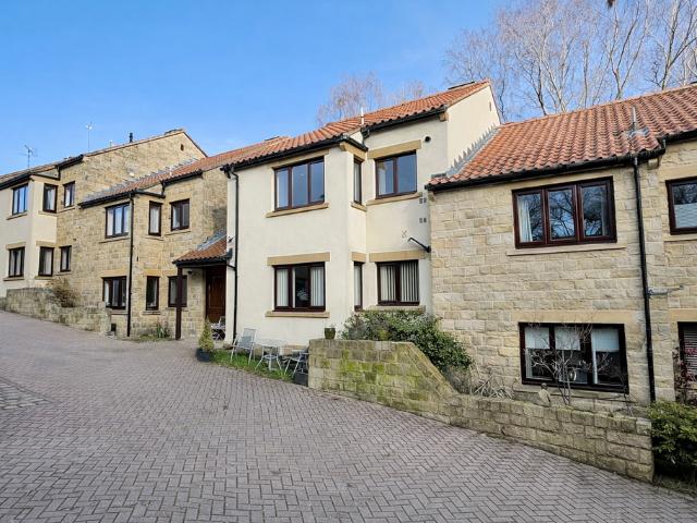 Flat for sale in Bardsey cum Rigton, Bardsey