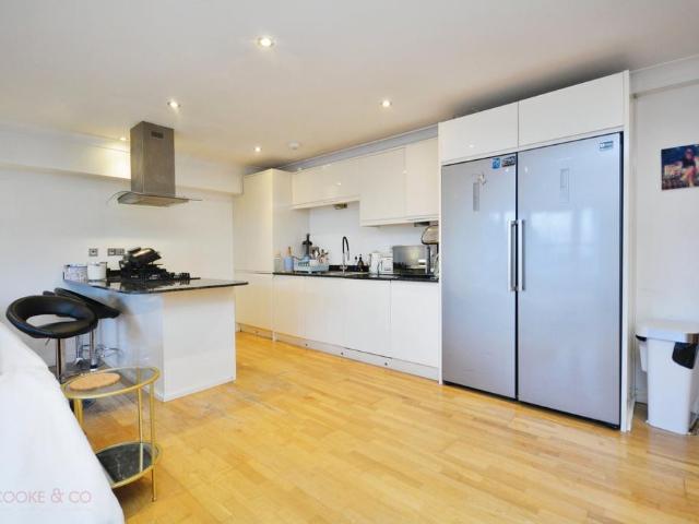 Flat for sale in Upton, Acol
